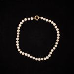 541244 Pearl necklace